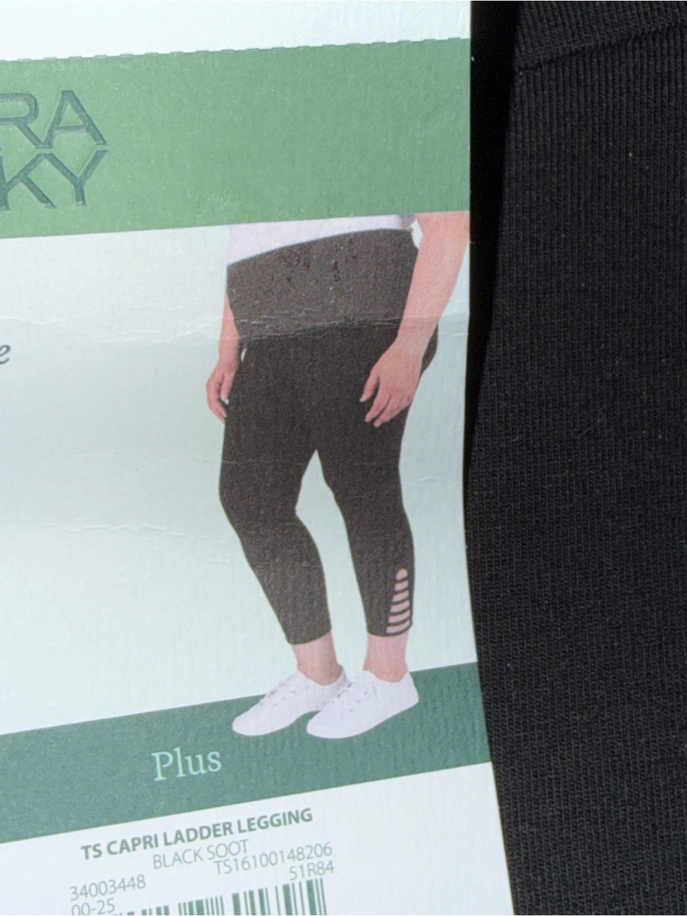 Terra & Sky Black High Rise Fitted Capri Leggings with Ladder Detail 4x - Picture 3 of 3